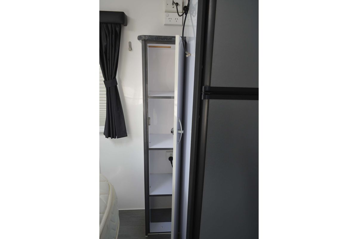 2015 Roma Karisma RR1540