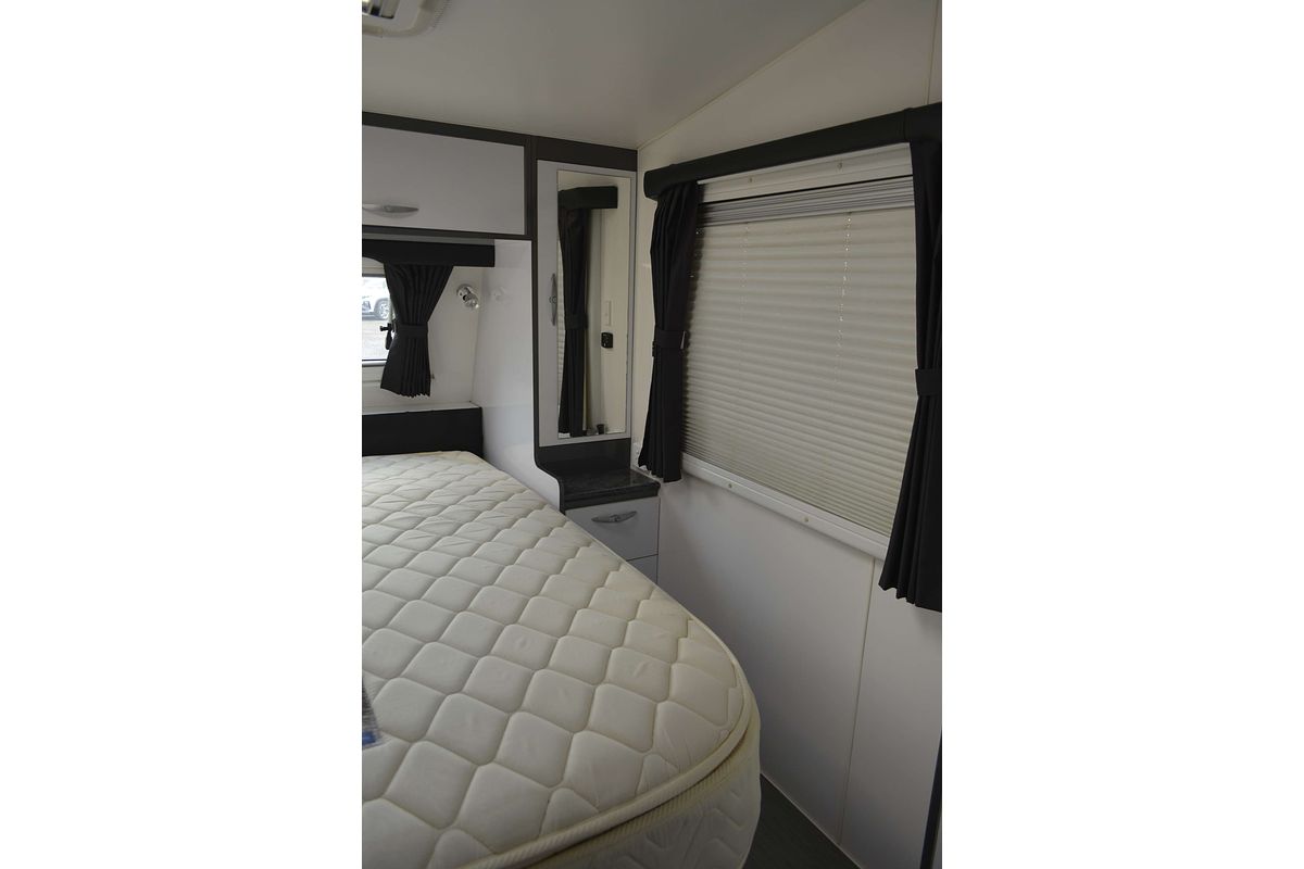 2015 Roma Karisma RR1540