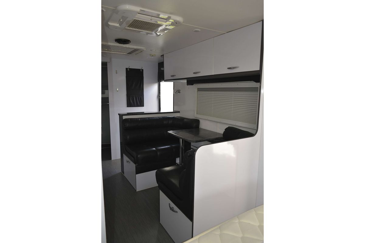 2015 Roma Karisma RR1540