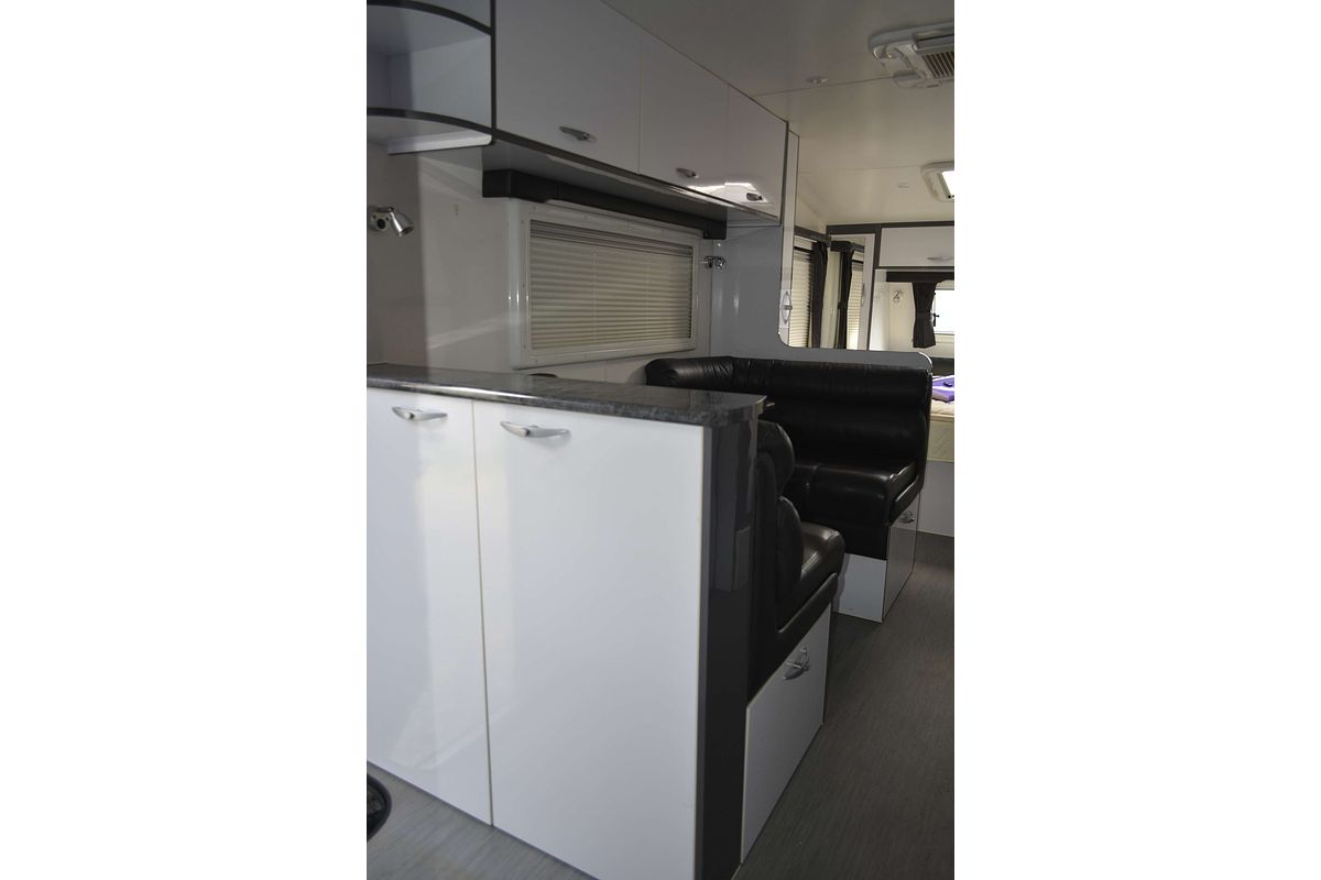 2015 Roma Karisma RR1540