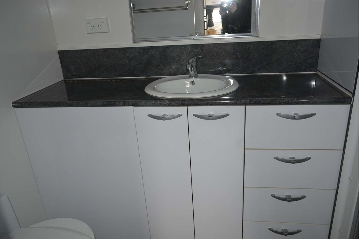 2015 Roma Karisma RR1540