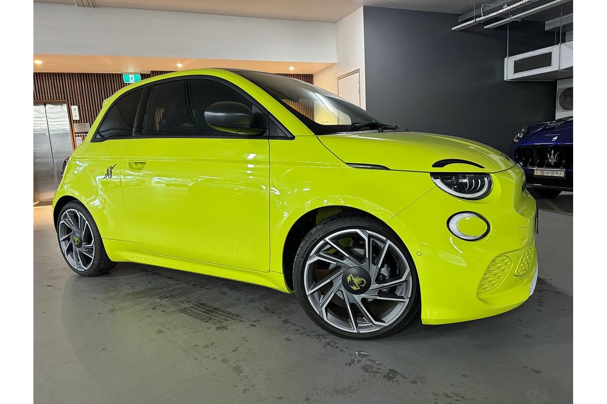 2023 Abarth 500e Scorpionissima