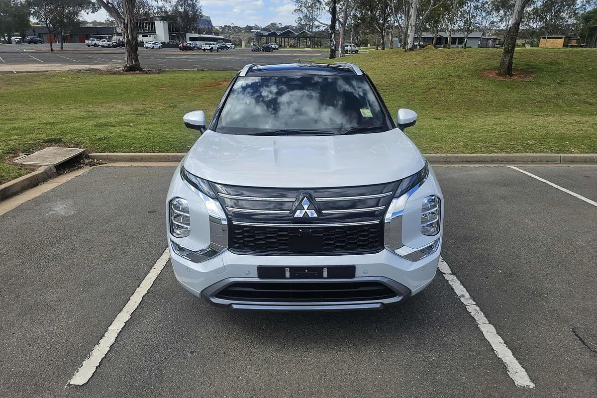 2025 Mitsubishi Outlander Exceed Tourer ZM