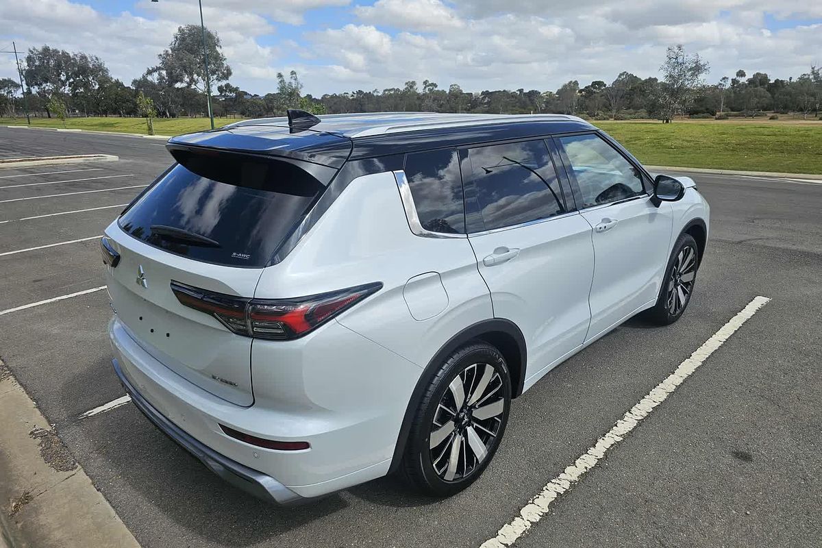2025 Mitsubishi Outlander Exceed Tourer ZM