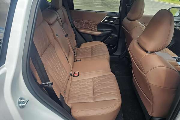 2025 Mitsubishi Outlander Exceed Tourer ZM