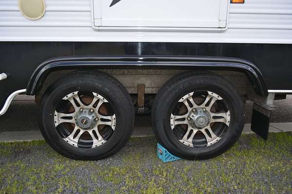 2014 Safari Caravans DELTA SF14099