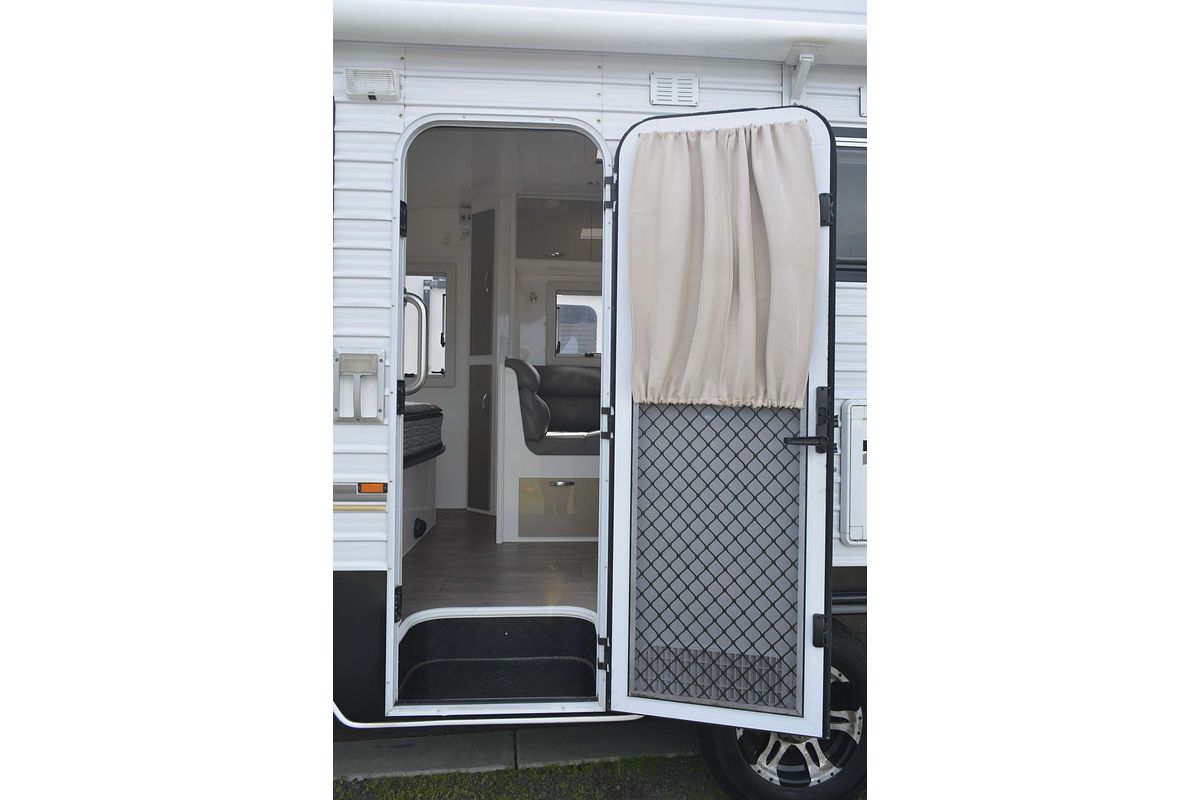 2014 Safari Caravans DELTA SF14099