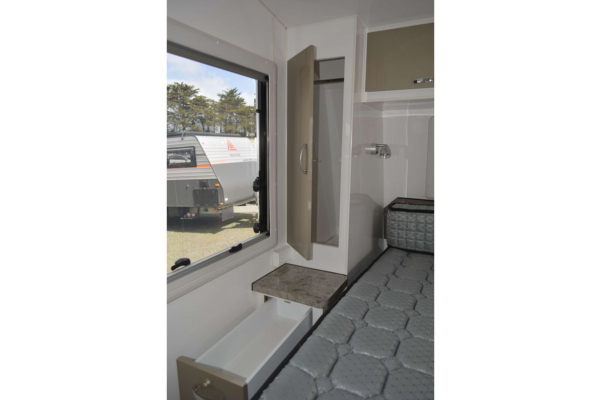 2014 Safari Caravans DELTA SF14099