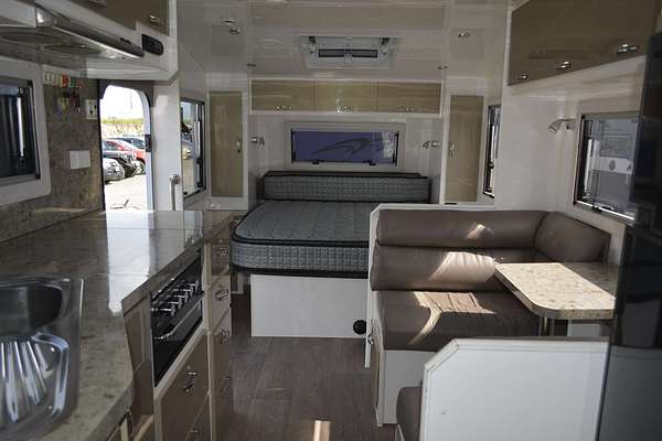 2014 Safari Caravans DELTA SF14099