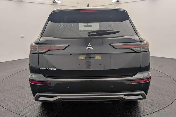 2025 Mitsubishi Outlander LS ZM