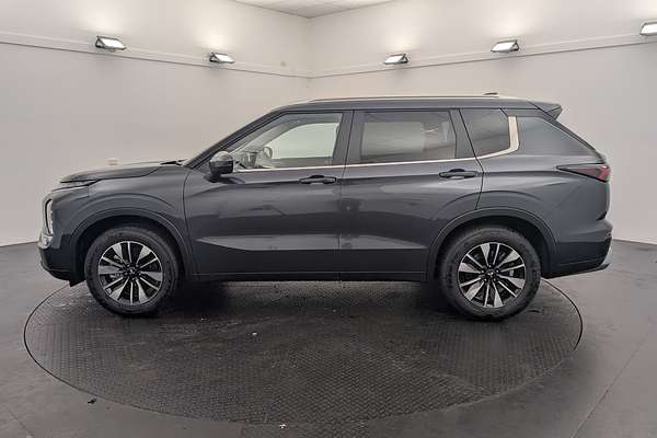 2025 Mitsubishi Outlander LS ZM