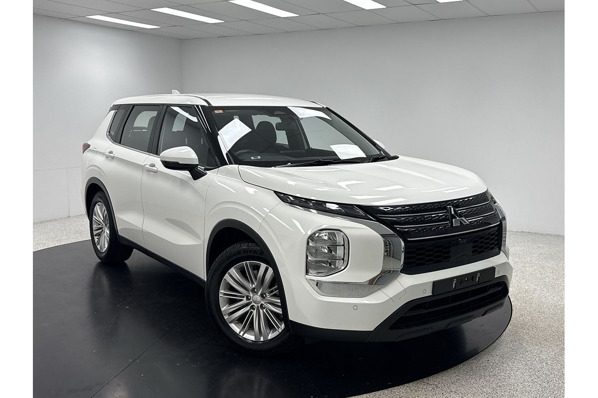 2023 Mitsubishi Outlander ES ZM