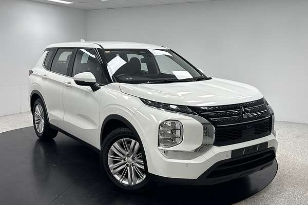2023 Mitsubishi Outlander ES ZM