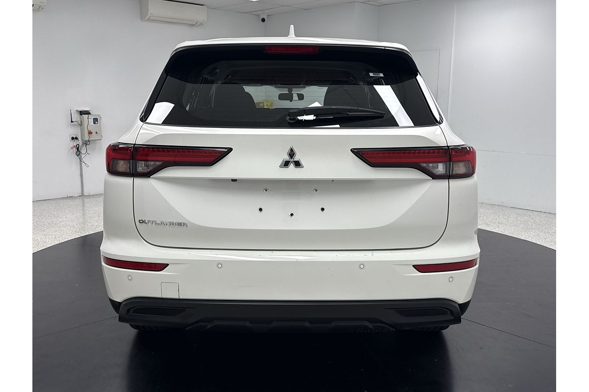 2023 Mitsubishi Outlander ES ZM