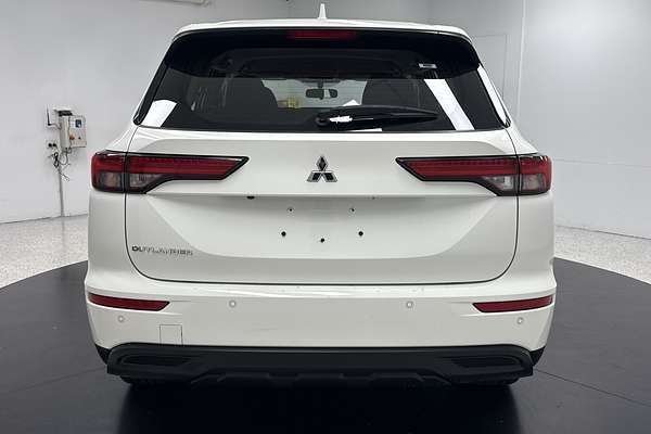 2023 Mitsubishi Outlander ES ZM