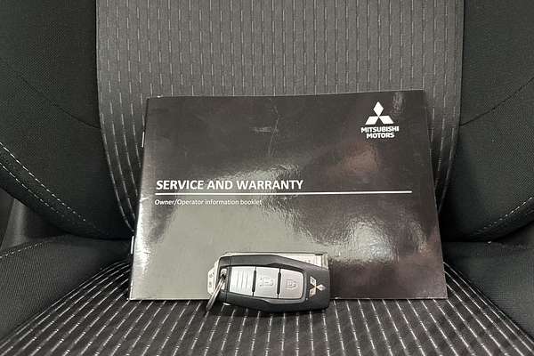 2023 Mitsubishi Outlander ES ZM