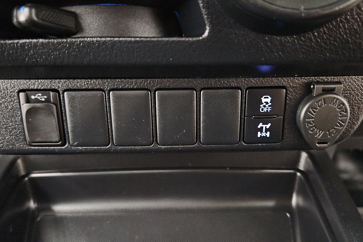 2020 Toyota Hilux SR GUN126R 4X4