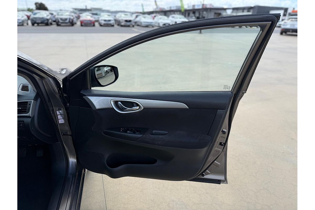 2013 Nissan Pulsar ST-L B17