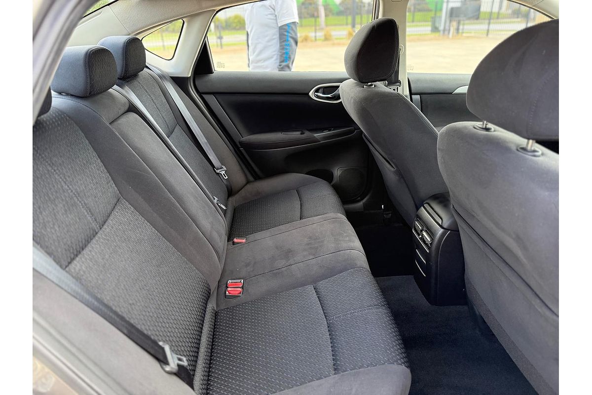 2013 Nissan Pulsar ST-L B17