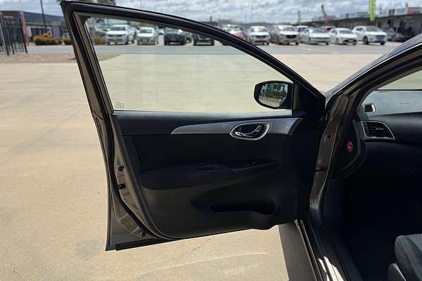 2013 Nissan Pulsar ST-L B17