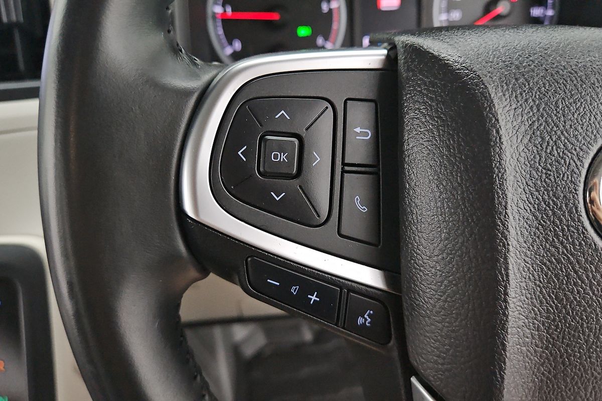 2020 Toyota Hiace Commuter GDH322R ELWB High Roof