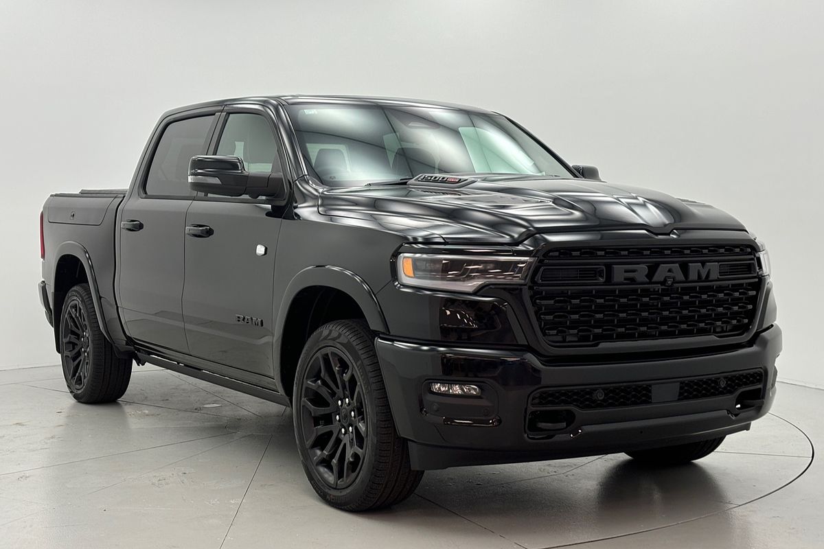 2025  Ram Trucks 1500 Limited Crew Cab RamBox  (DT6M9822M.25/XB9)