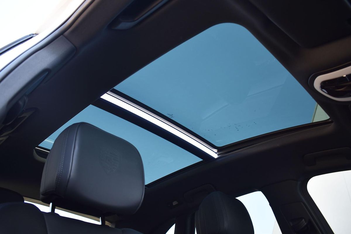 2023 Porsche Macan T 95B