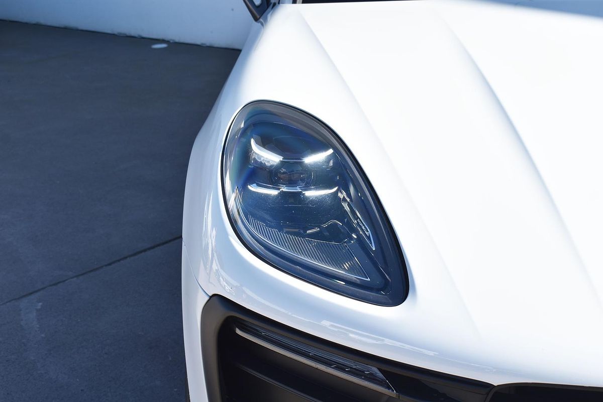 2023 Porsche Macan T 95B