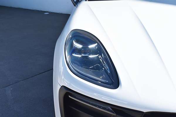 2023 Porsche Macan T 95B