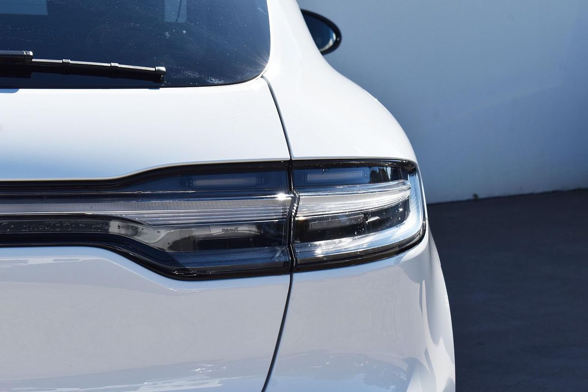 2023 Porsche Macan T 95B