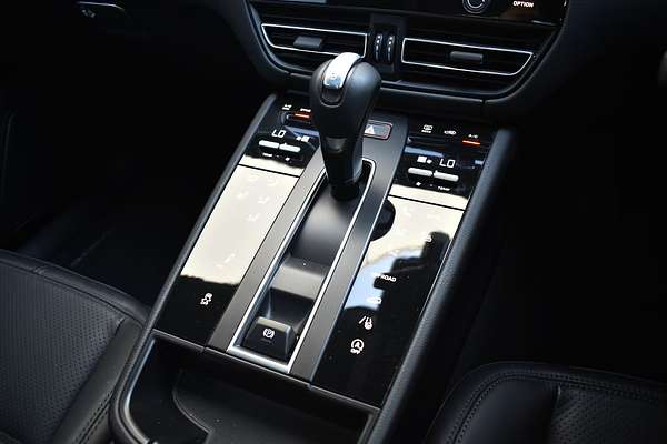 2023 Porsche Macan T 95B
