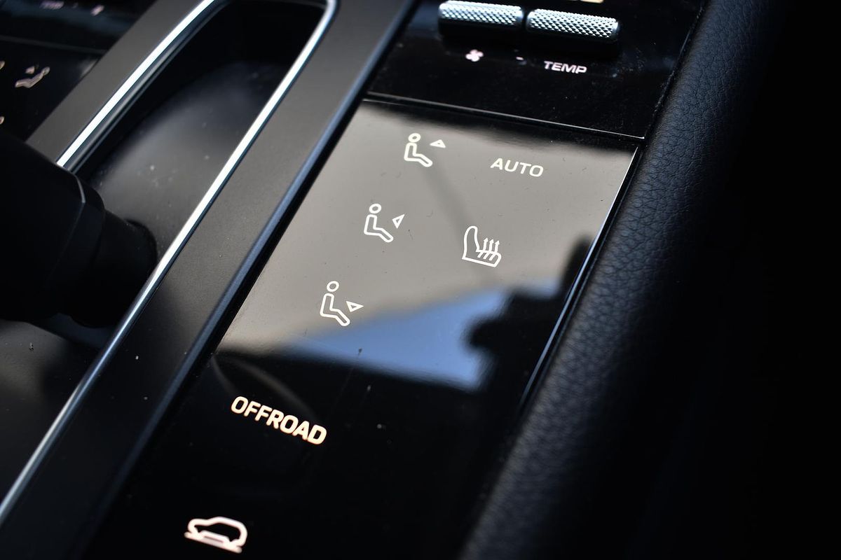 2023 Porsche Macan T 95B
