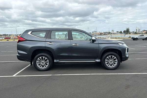 2022 Mitsubishi Pajero Sport GLX QF