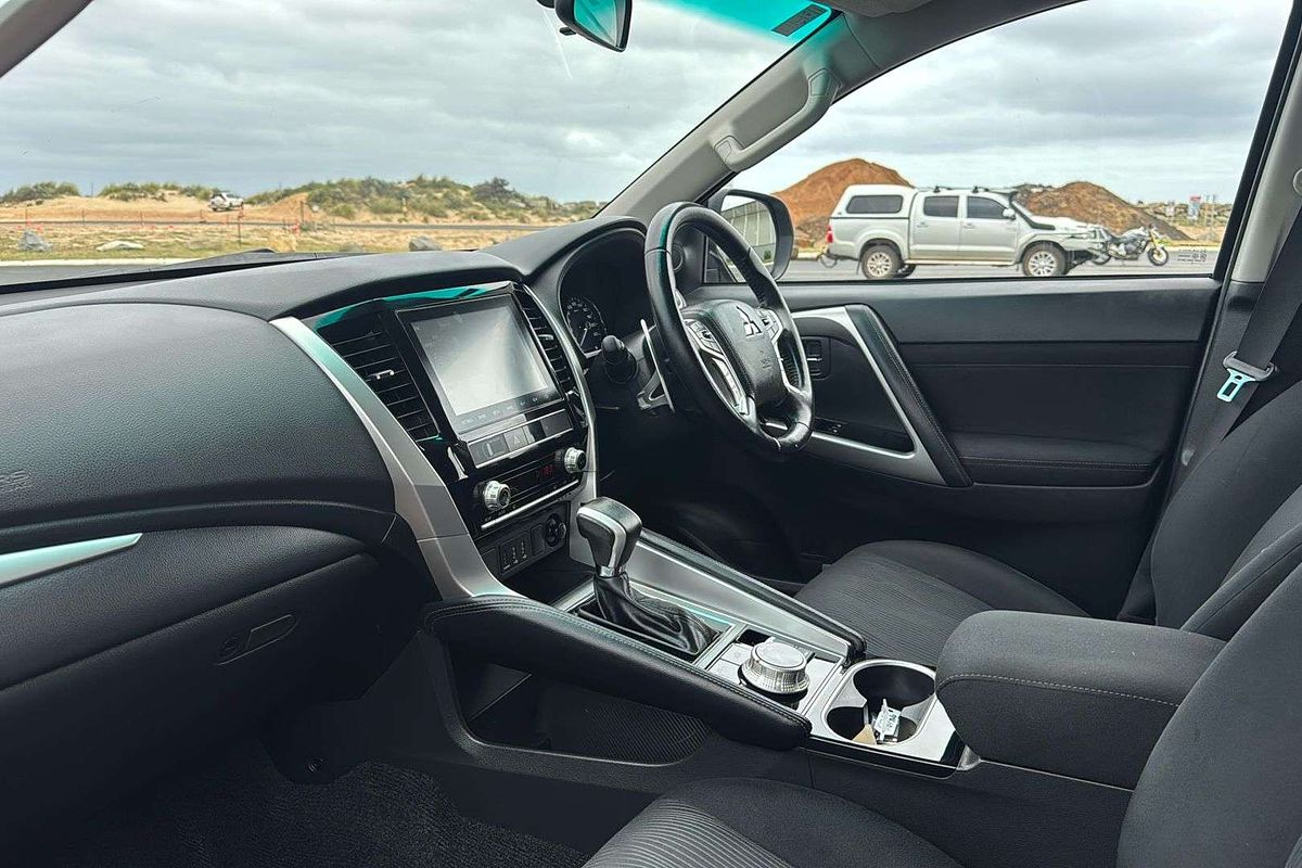 2022 Mitsubishi Pajero Sport GLX QF