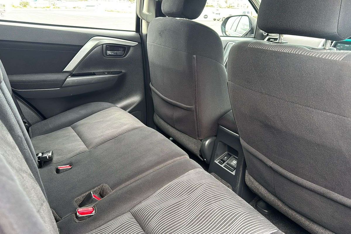 2022 Mitsubishi Pajero Sport GLX QF