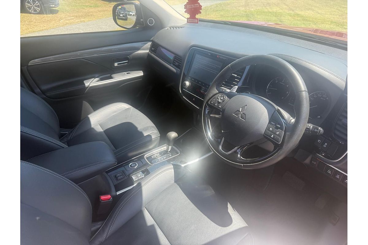 2020 Mitsubishi Outlander Exceed ZL