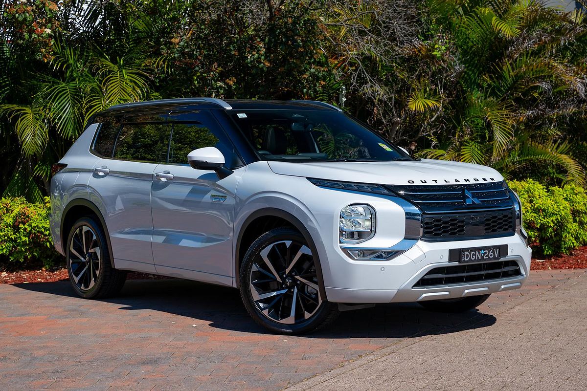 2024 Mitsubishi Outlander PHEV Exceed Tourer ZM