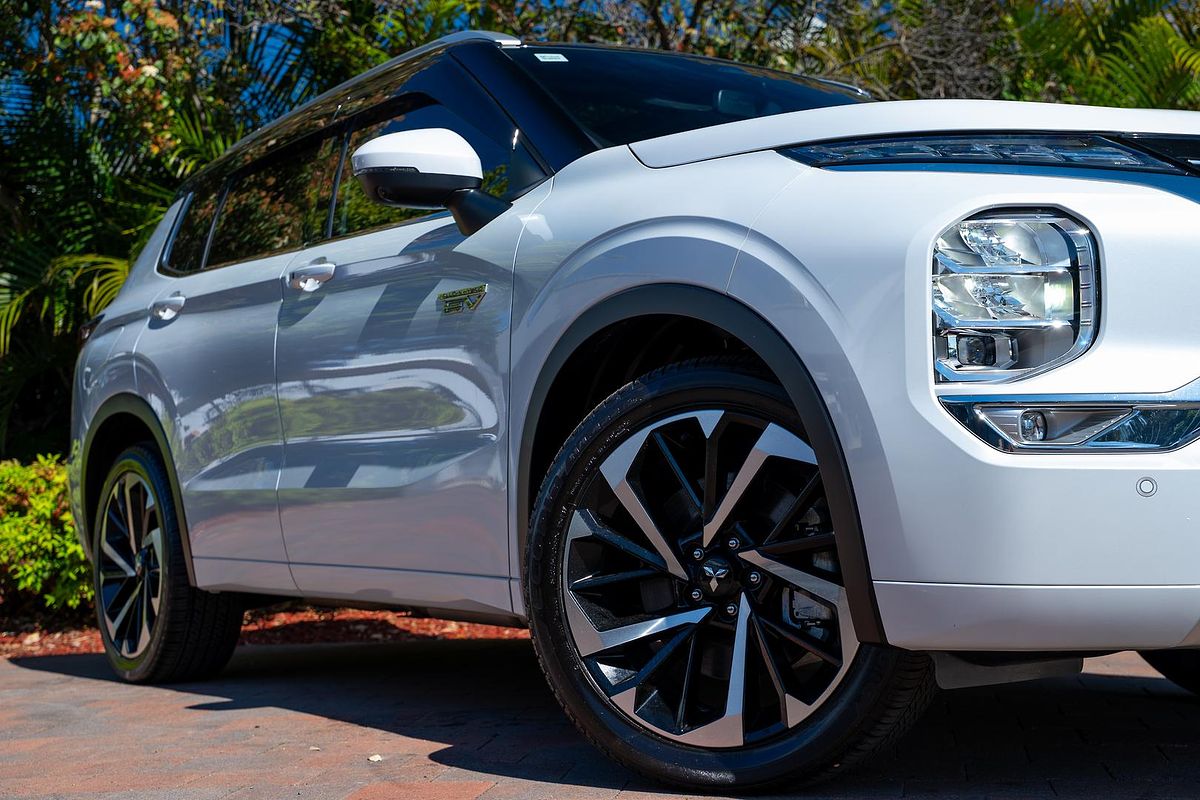 2024 Mitsubishi Outlander PHEV Exceed Tourer ZM