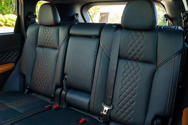 2024 Mitsubishi Outlander PHEV Exceed Tourer ZM