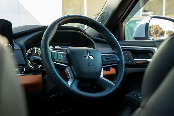 2024 Mitsubishi Outlander PHEV Exceed Tourer ZM