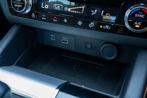 2024 Mitsubishi Outlander PHEV Exceed Tourer ZM