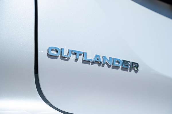 2024 Mitsubishi Outlander PHEV Exceed Tourer ZM