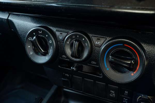 2020 Toyota Hilux SR GUN126R 4X4