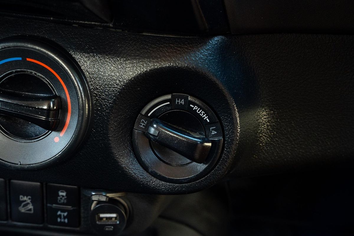 2020 Toyota Hilux SR GUN126R 4X4