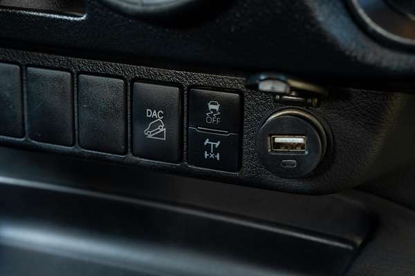 2020 Toyota Hilux SR GUN126R 4X4