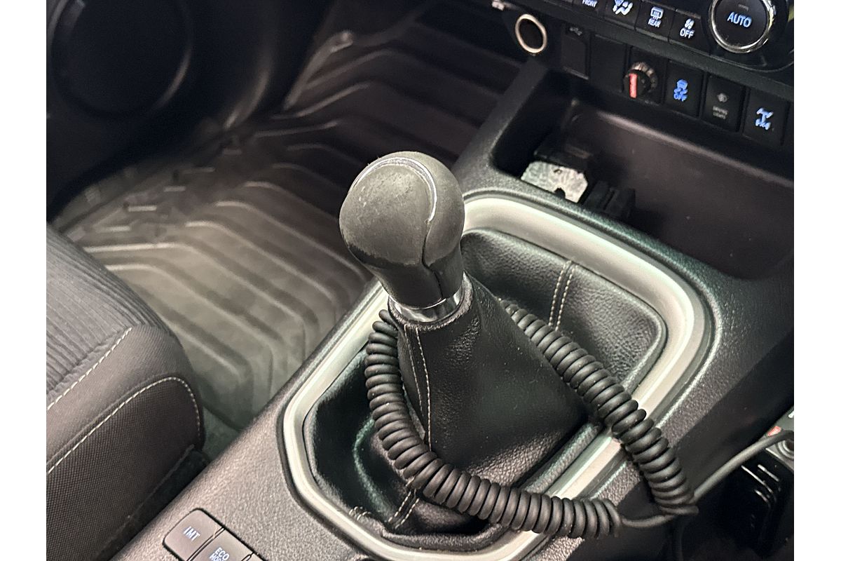 2016 Toyota Hilux SR5 GUN126R 4X4