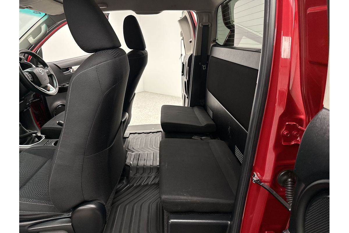 2016 Toyota Hilux SR5 GUN126R 4X4