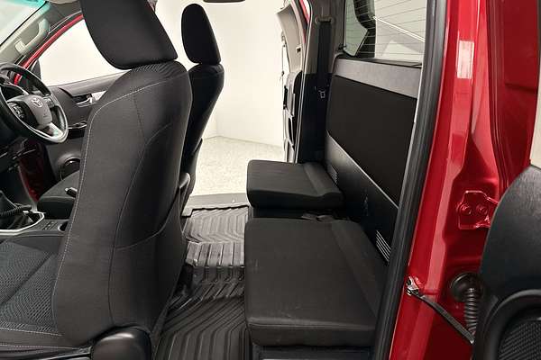 2016 Toyota Hilux SR5 GUN126R 4X4