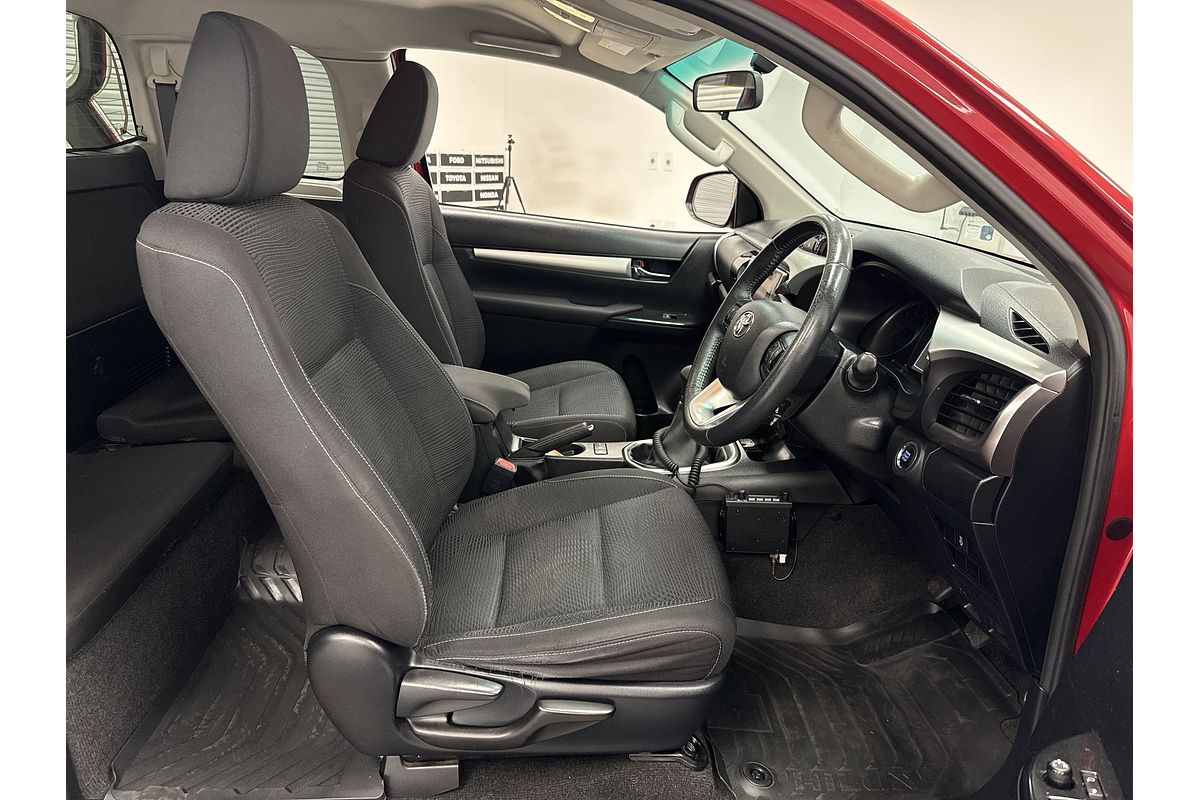 2016 Toyota Hilux SR5 GUN126R 4X4