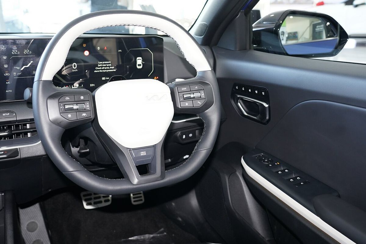 2025 Kia K4 GT-Line CL4m